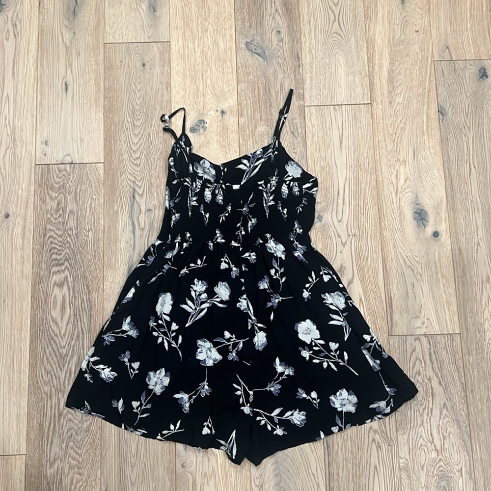 Urban outfitters floral romper - Picture 3 of 5